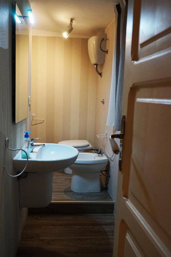 Dante'S Room By Apulia Accommodation Bari Ngoại thất bức ảnh