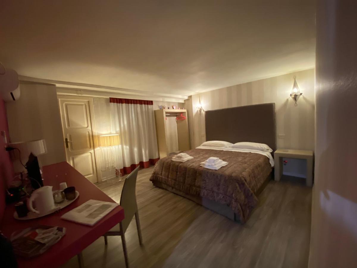 Dante'S Room By Apulia Accommodation Bari Ngoại thất bức ảnh