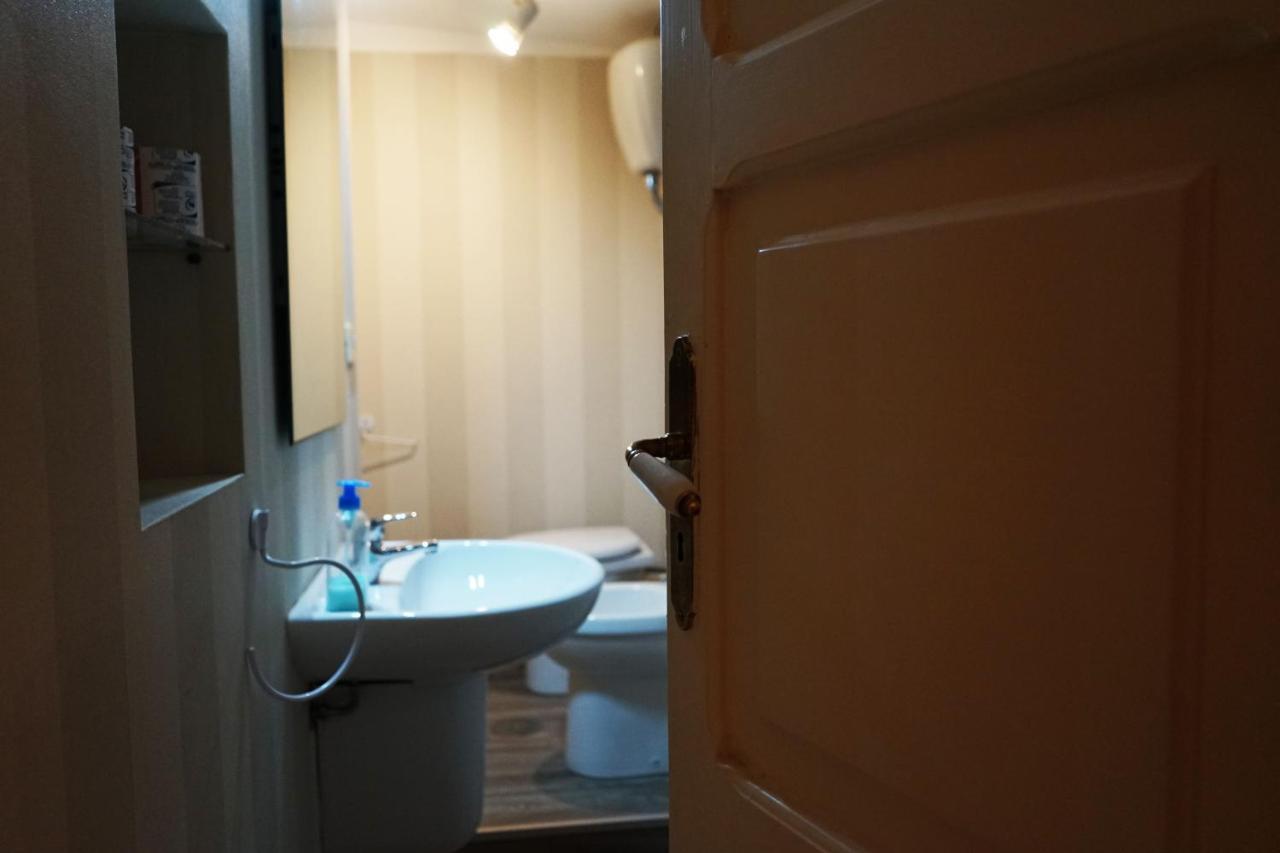 Dante'S Room By Apulia Accommodation Bari Ngoại thất bức ảnh